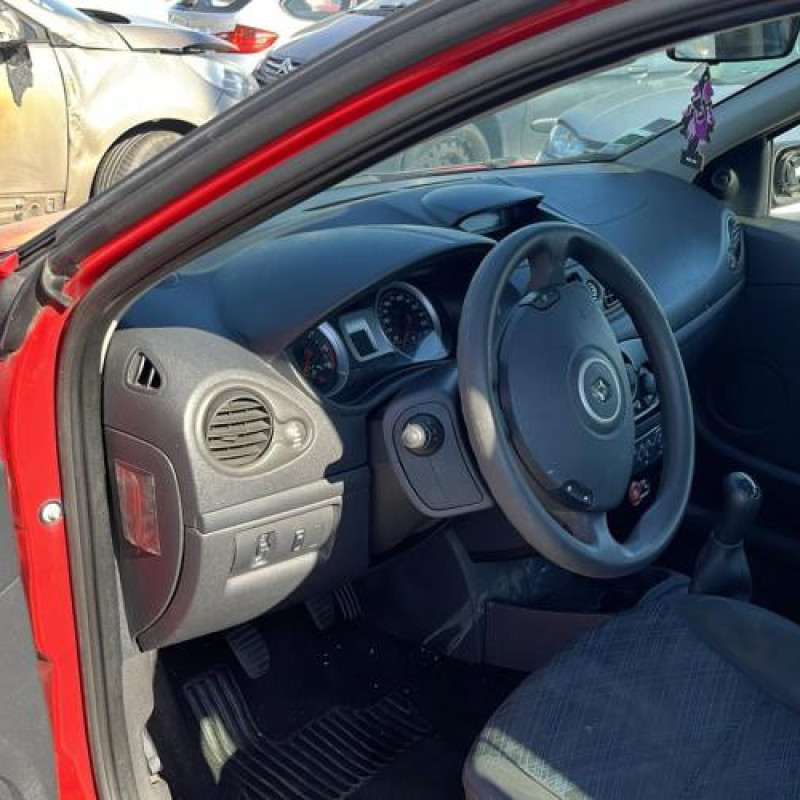 Pare choc avant RENAULT CLIO 3 Photo n°13