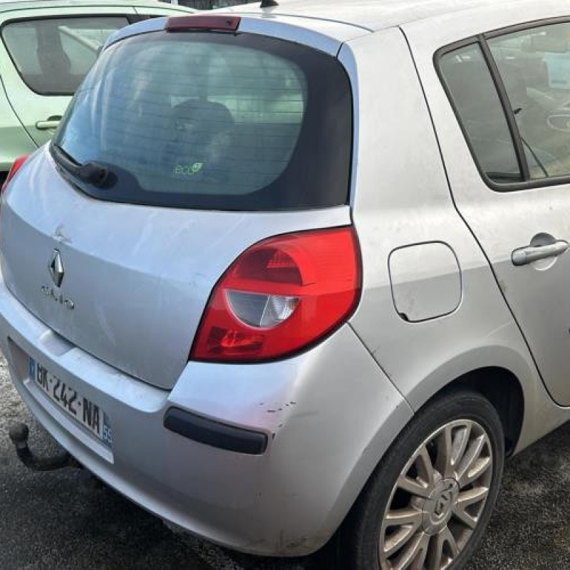 Pare choc avant RENAULT CLIO 3 Photo n°14