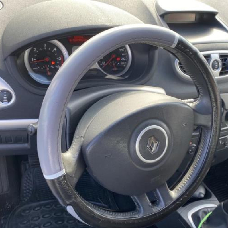 Aile avant droit RENAULT CLIO 3 Photo n°14