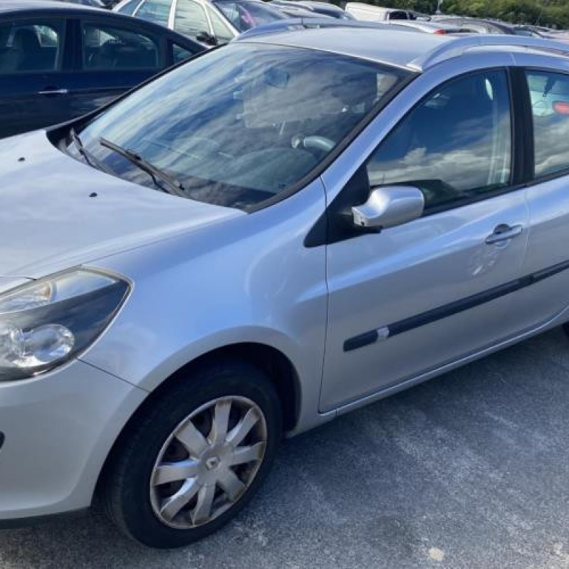 Aile avant gauche RENAULT CLIO 3 Photo n°6