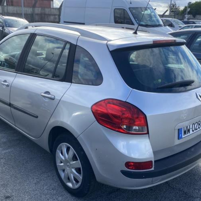 Aile avant gauche RENAULT CLIO 3 Photo n°10