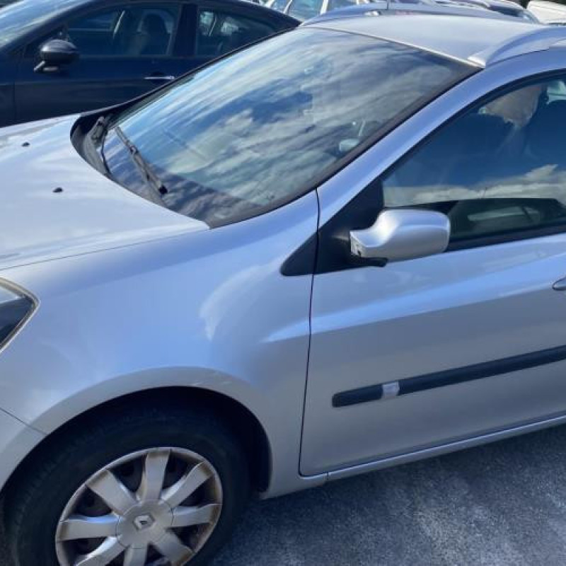Aile avant gauche RENAULT CLIO 3 Photo n°18