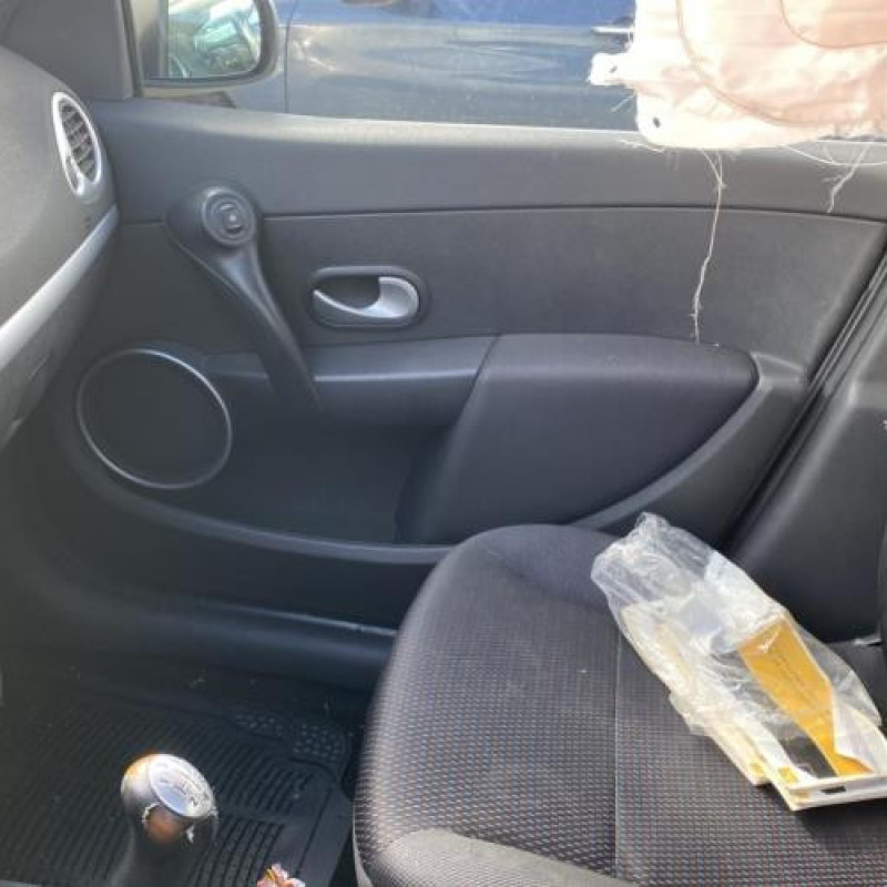 Aile avant gauche RENAULT CLIO 3 Photo n°19