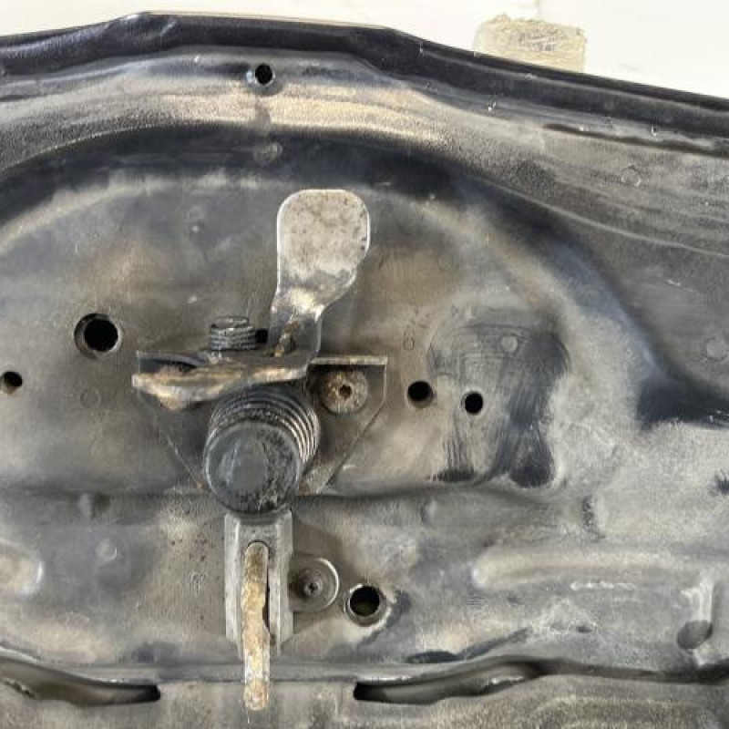 Capot BMW SERIE 1 E87 Photo n°6