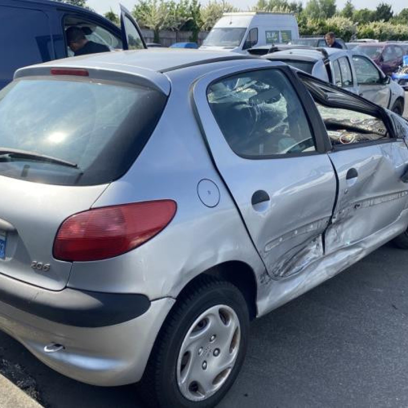 Pare choc avant PEUGEOT 206 Photo n°9