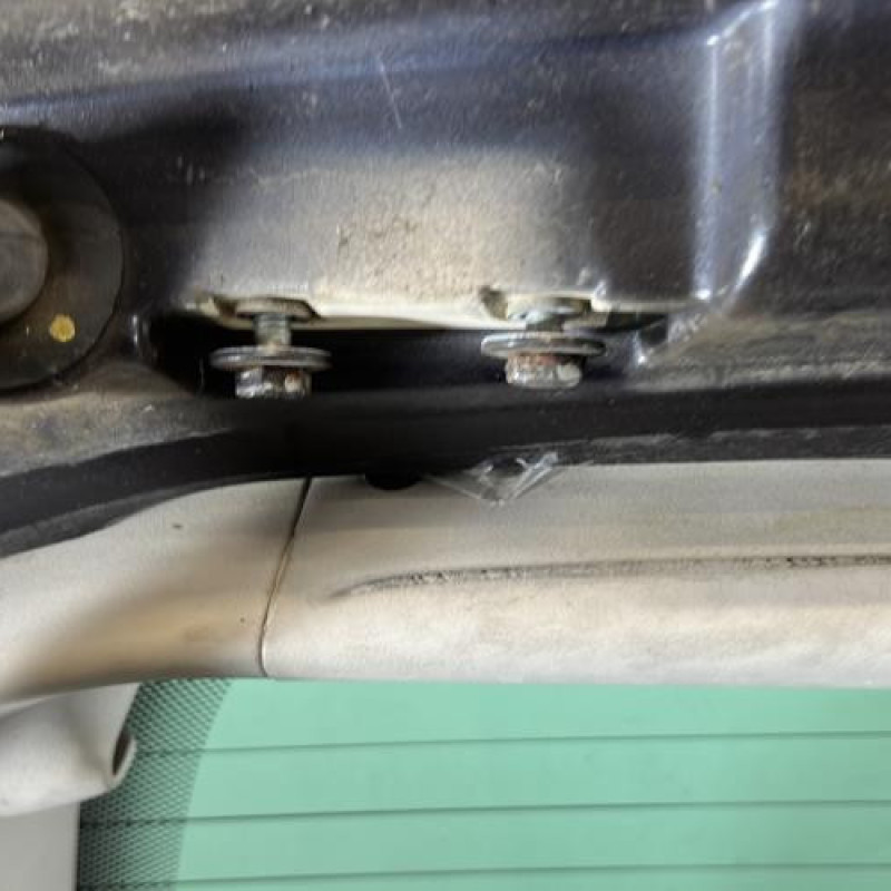 Malle/Hayon arriere CITROEN C8 Photo n°6
