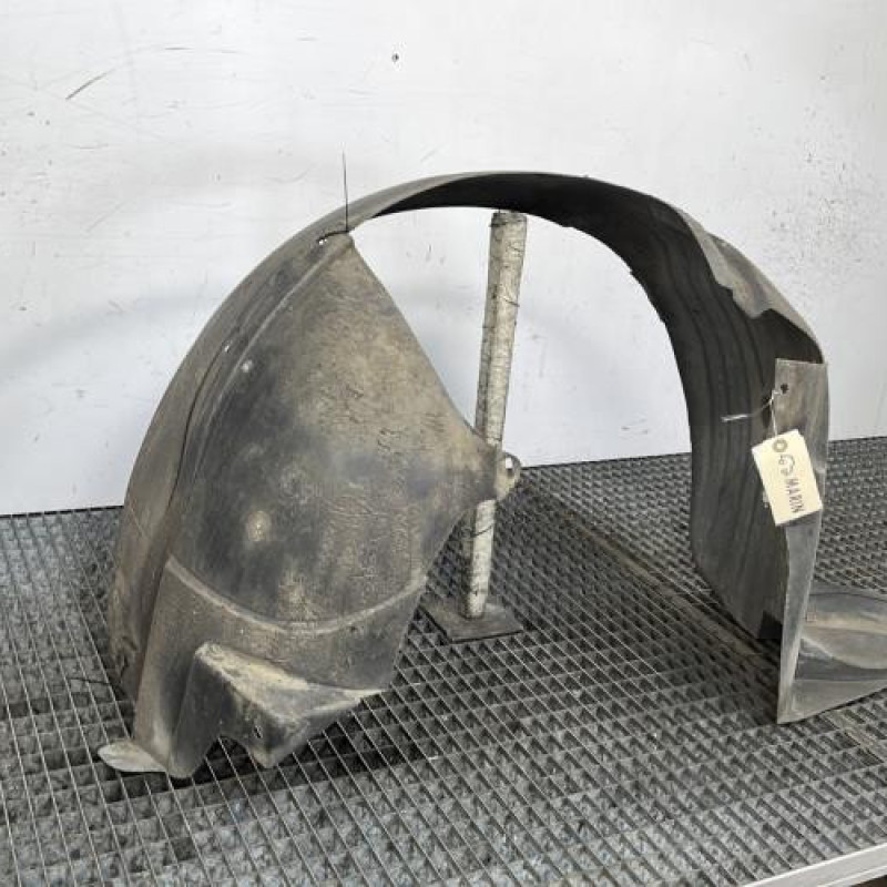 Pare boue avant gauche CITROEN C8 Photo n°4