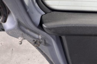 Malle/Hayon arriere OPEL CORSA D
