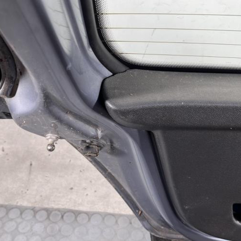 Malle/Hayon arriere OPEL CORSA D Photo n°8