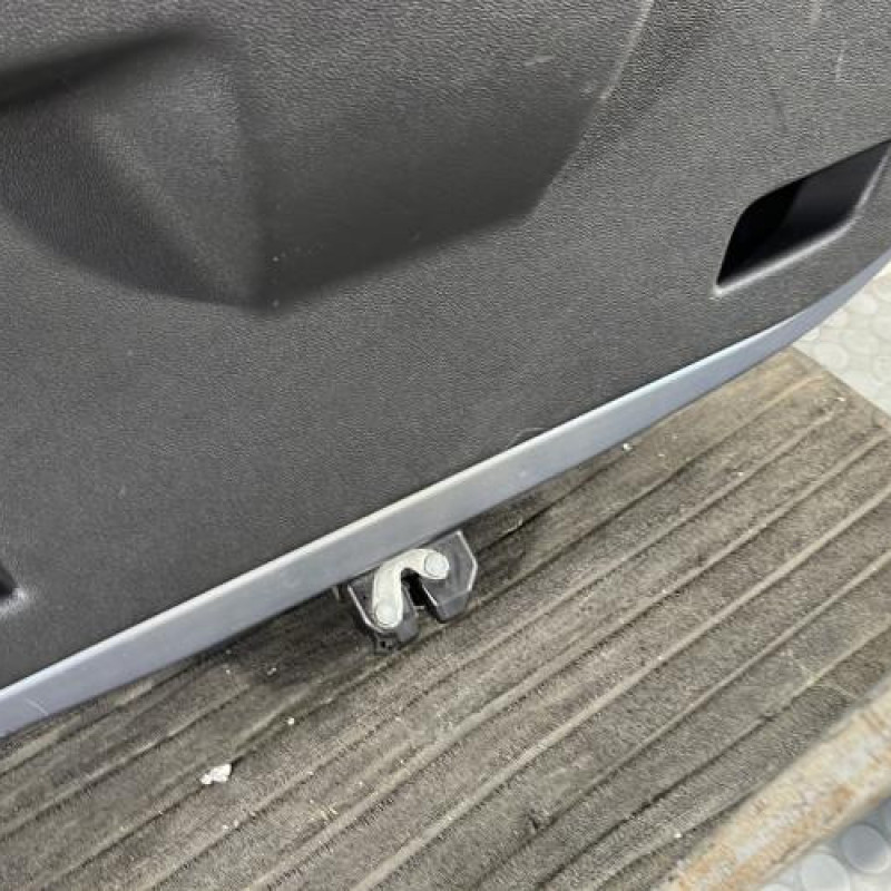Malle/Hayon arriere OPEL CORSA D Photo n°9