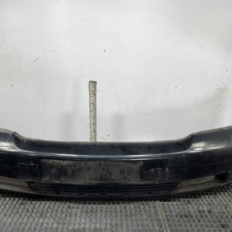 Pare choc avant AUDI A4 1 Photo n°1