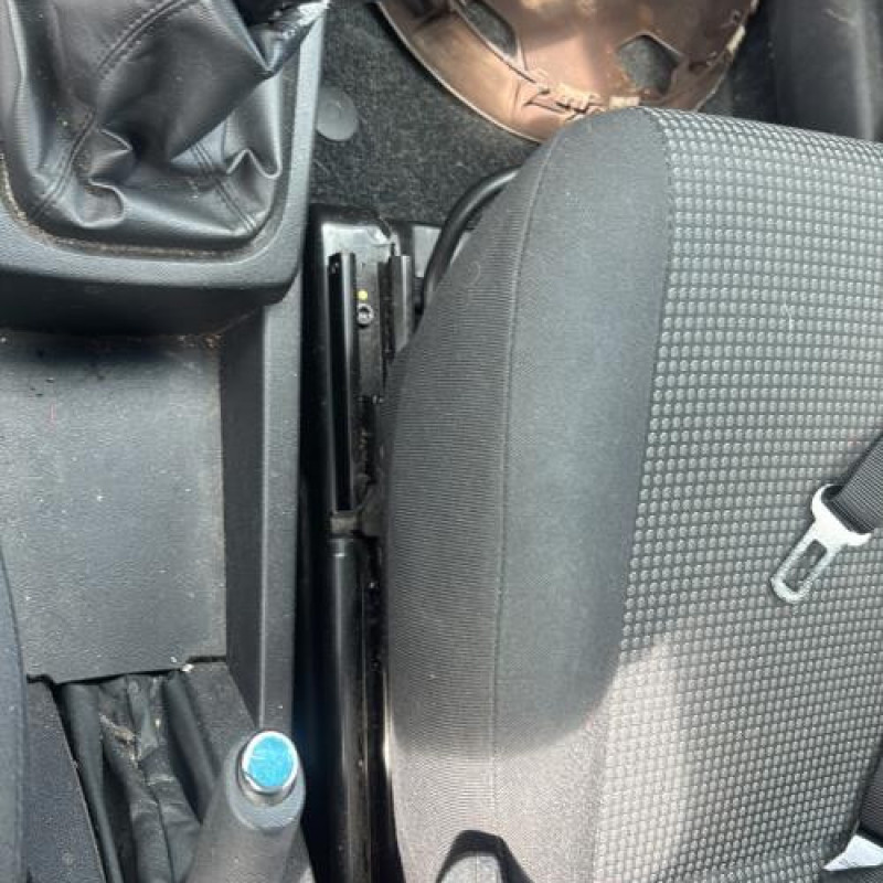Bouton de coffre OPEL MERIVA A Photo n°20