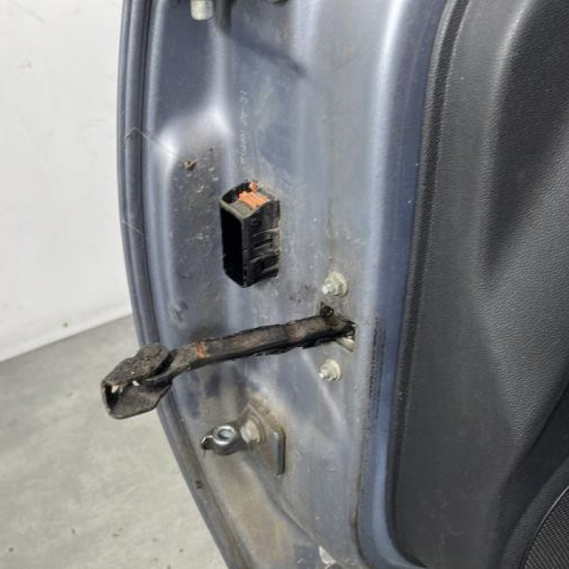 Porte avant droit OPEL CORSA D Photo n°6
