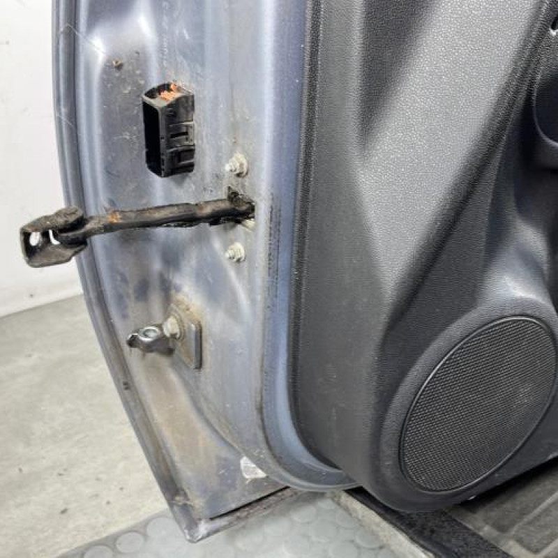 Porte avant droit OPEL CORSA D Photo n°7