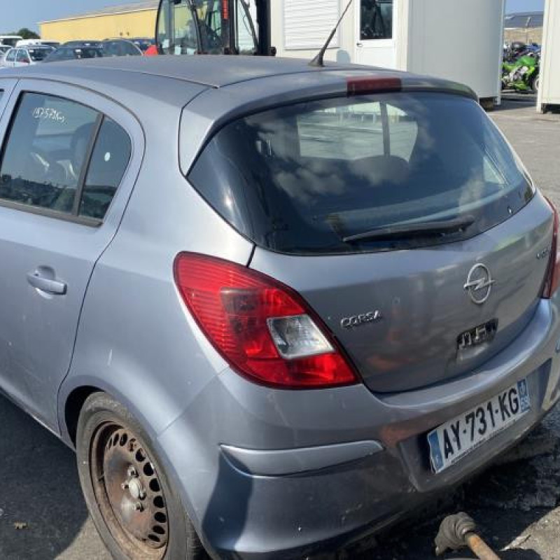 Porte avant droit OPEL CORSA D Photo n°12