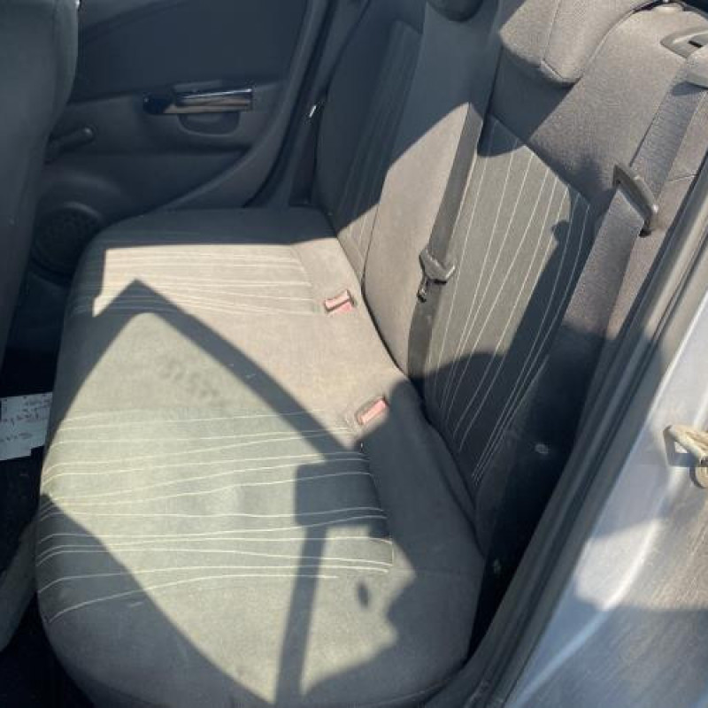 Porte avant droit OPEL CORSA D Photo n°20