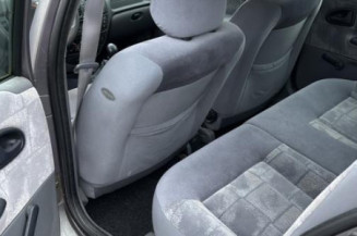 Vitre avant gauche RENAULT MEGANE 1