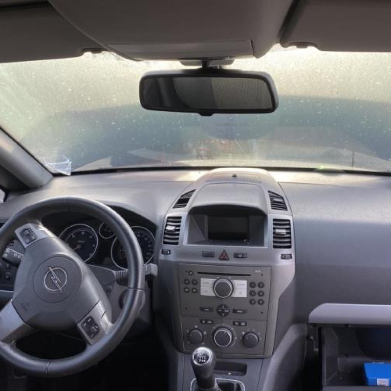 Pare choc arriere OPEL ZAFIRA B Photo n°7