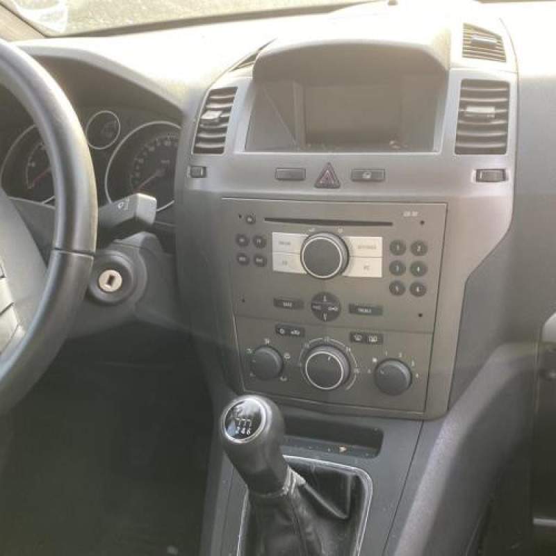 Pare choc arriere OPEL ZAFIRA B Photo n°14