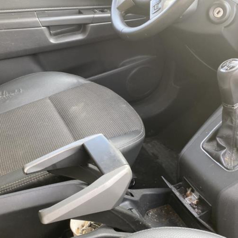 Pare choc arriere OPEL ZAFIRA B Photo n°17