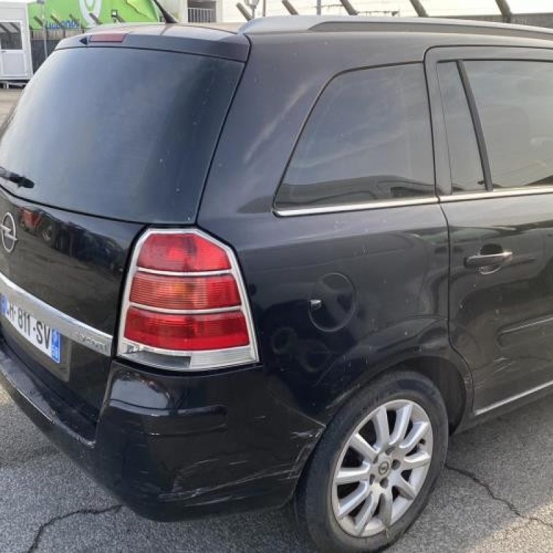 Pare choc arriere OPEL ZAFIRA B Photo n°20
