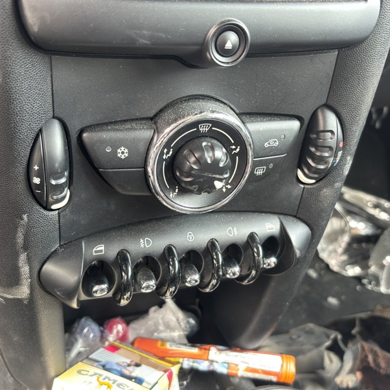 MINI MINI 2 R56 PHASE 2 1.6D - 16V TURBO ONE D Photo n°28