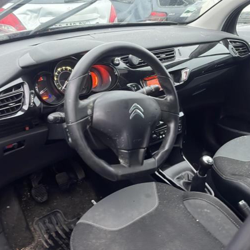 Pare choc arriere CITROEN C3 2 Photo n°8