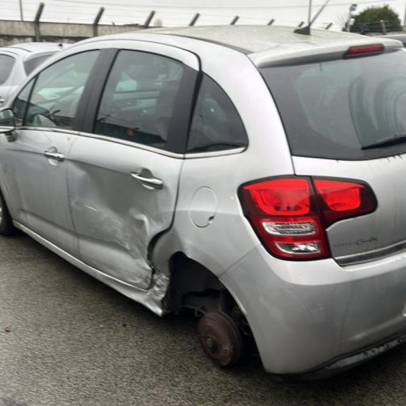 Pare choc arriere CITROEN C3 2 Photo n°17