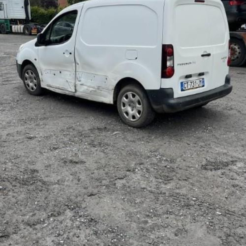 Pare choc avant PEUGEOT PARTNER 2 Photo n°8