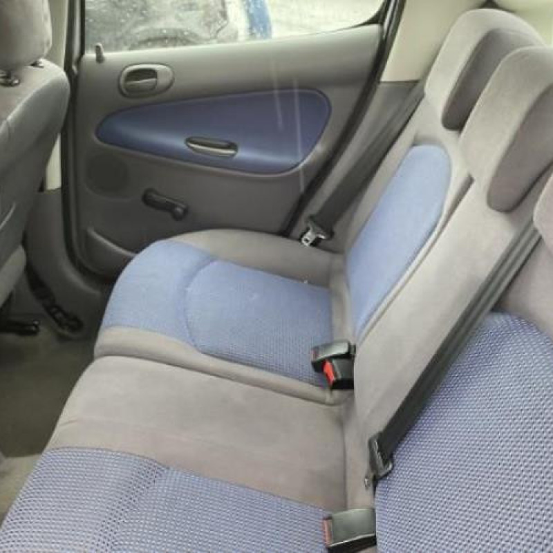 Pare choc arriere PEUGEOT 206 Photo n°13