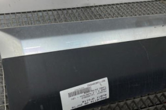 Baguette de porte avant droite PEUGEOT 2008 2