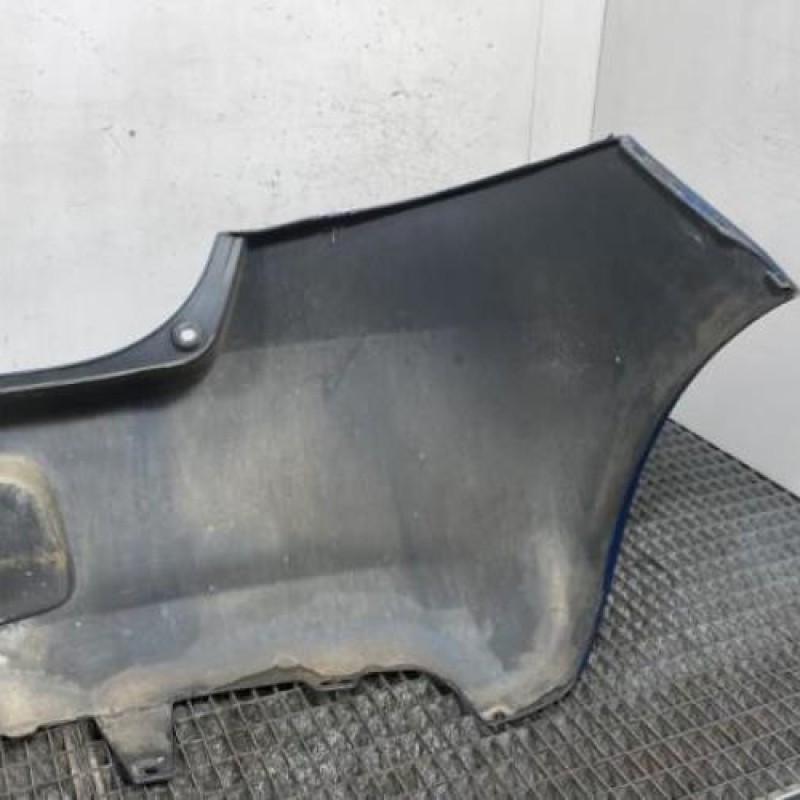 Pare choc arriere TOYOTA YARIS 2 Photo n°4