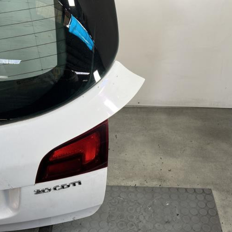 Malle/Hayon arriere VAUXHALL ASTRA J Photo n°4
