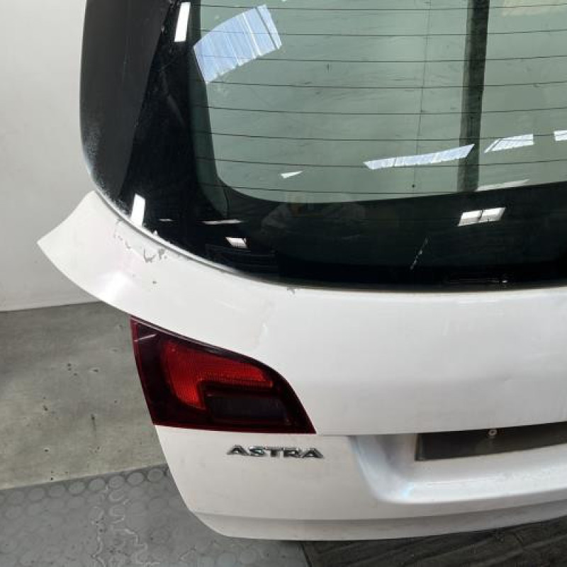 Malle/Hayon arriere VAUXHALL ASTRA J Photo n°5