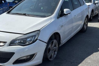Pare choc arriere VAUXHALL ASTRA J