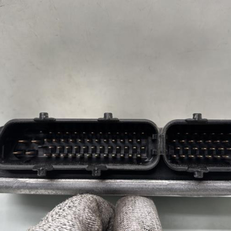 Calculateur moteur VOLKSWAGEN POLO 5 Photo n°4