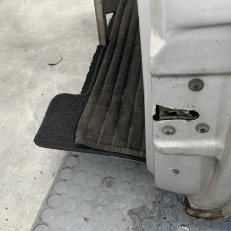 Porte avant droit FORD KA 1 Photo n°3