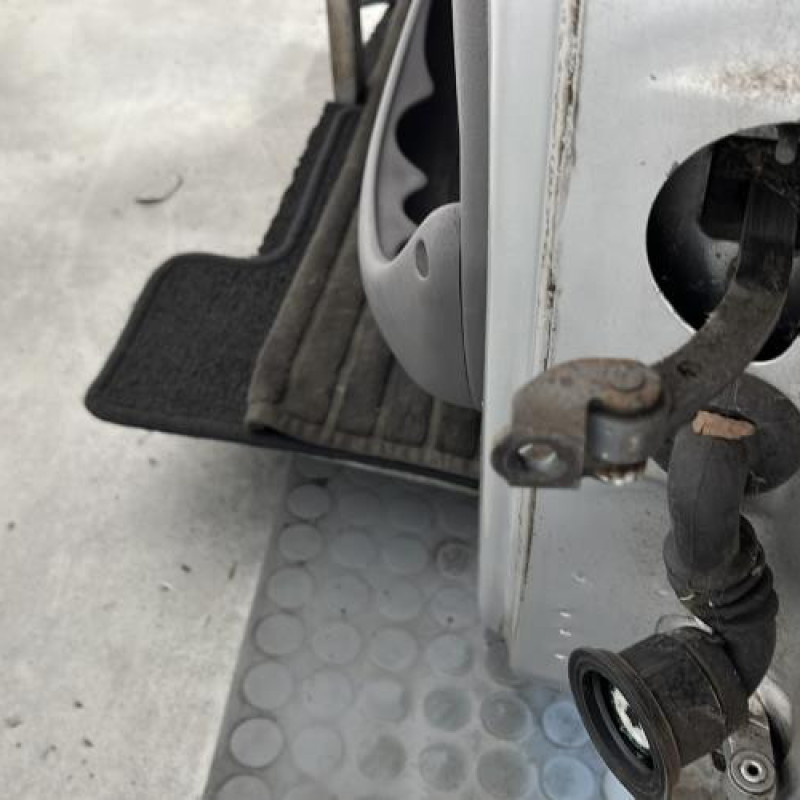 Porte avant gauche FORD KA 1 Photo n°5