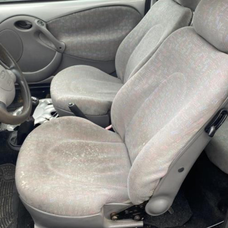 Porte avant gauche FORD KA 1 Photo n°18