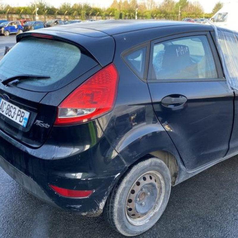Pare choc arriere FORD FIESTA 6 Photo n°9