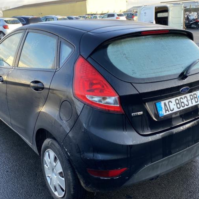 Pare choc arriere FORD FIESTA 6 Photo n°10