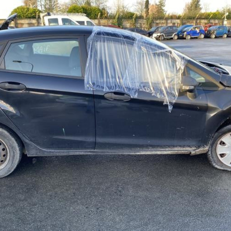 Pare choc arriere FORD FIESTA 6 Photo n°12