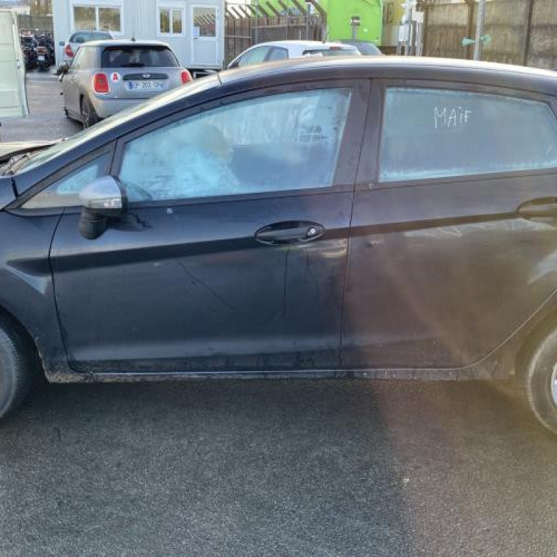 Pare choc arriere FORD FIESTA 6 Photo n°13