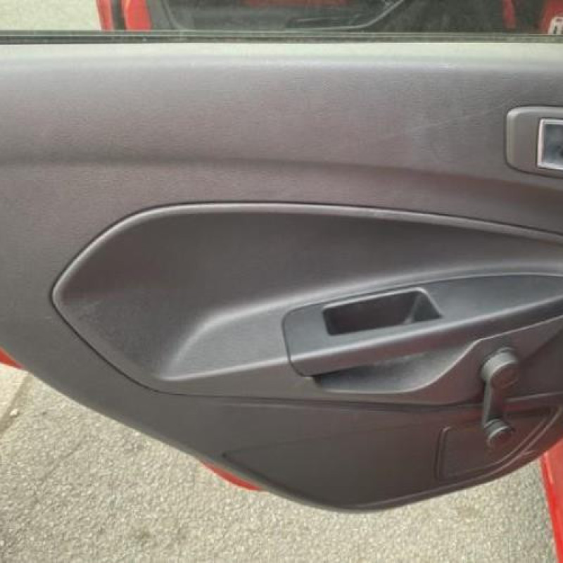 Pare choc arriere FORD FIESTA 6 Photo n°12