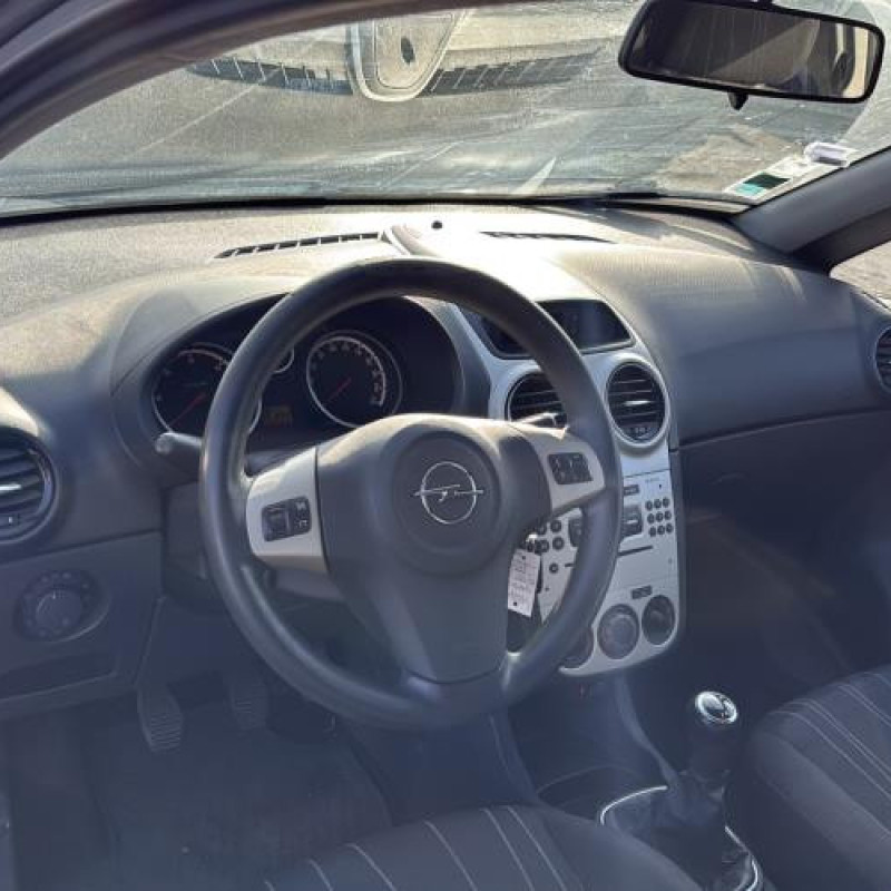 Pare choc arriere OPEL CORSA D Photo n°17