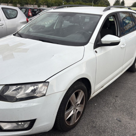 SKODA OCTAVIA 3 PHASE 1 BREAK 1.6 TDI - 16V TURBO Photo n°1