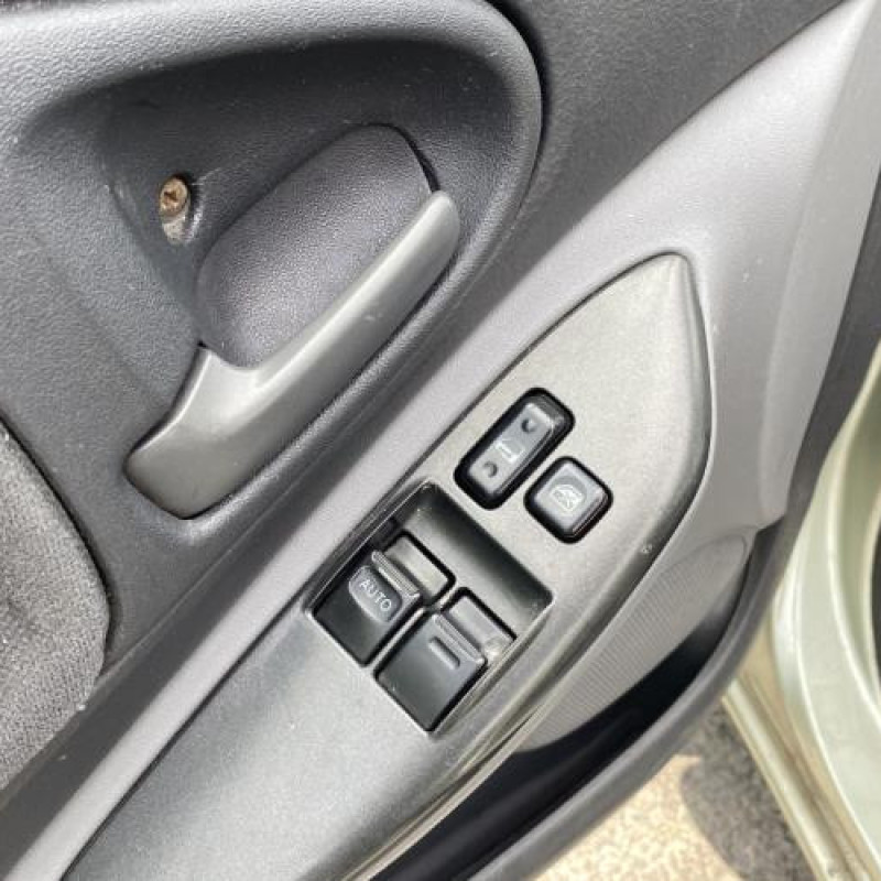 Bras essuie glace arriere TOYOTA YARIS 1 Photo n°14