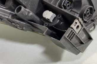 Optique avant principal gauche (feux)(phare) PEUGEOT 5008 1