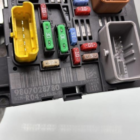 Boitier servitude moteur (BSM) PEUGEOT 308 1