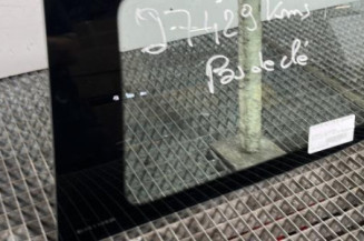 Vitre arriere gauche CITROEN C1 2 Photo n°1